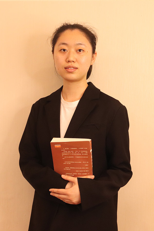 石泉梁艺 本科学历，优秀班主任