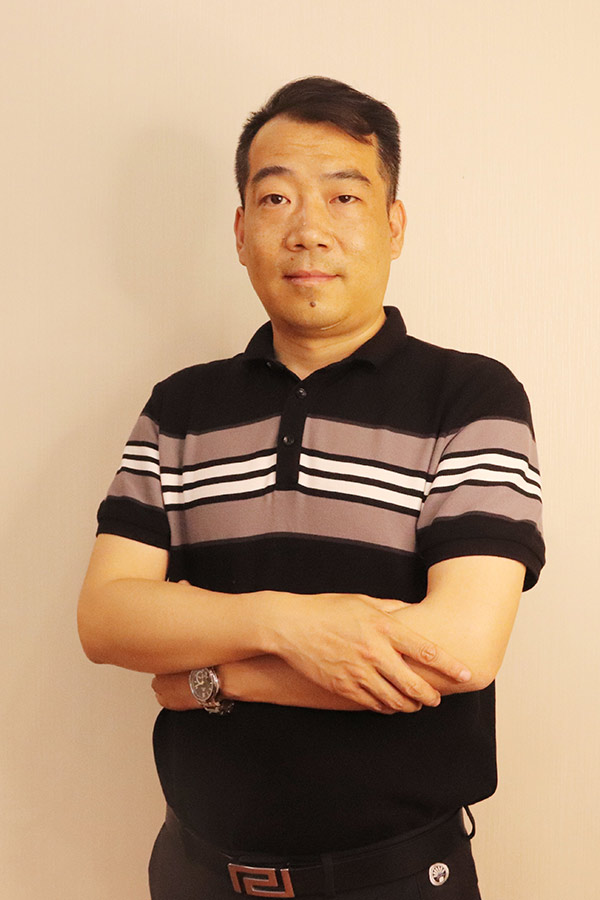 石泉冯少坤 本科学历,毕业于陕西师范大学