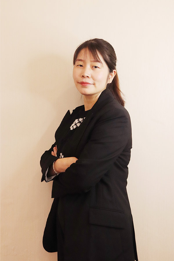 石泉吕瑶 本科学历,毕业于陕西师范大学
